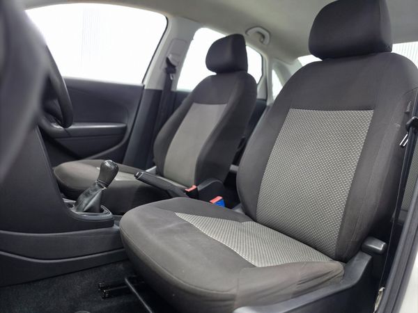 2018 Volkswagen Polo Sedan 1.6 Trendline - Image 5