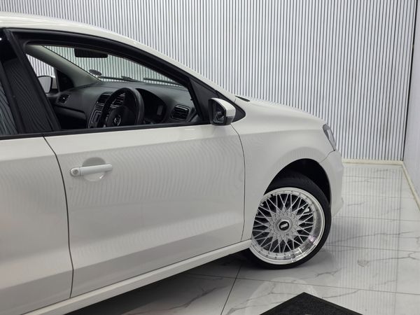 2018 Volkswagen Polo Sedan 1.6 Trendline - Image 3